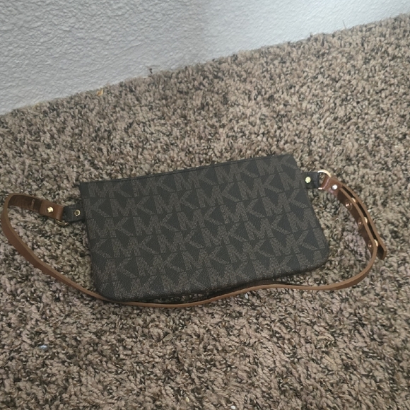 Michael Kors Black & Brown MK Monogram Chain Bum/Belt Bag (EUC)(S)✨️🖤✨️ - Picture 11 of 13